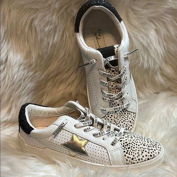 Vintage Havana Shoes - Vintage Havana Women's Sneakers with Gold Star New!